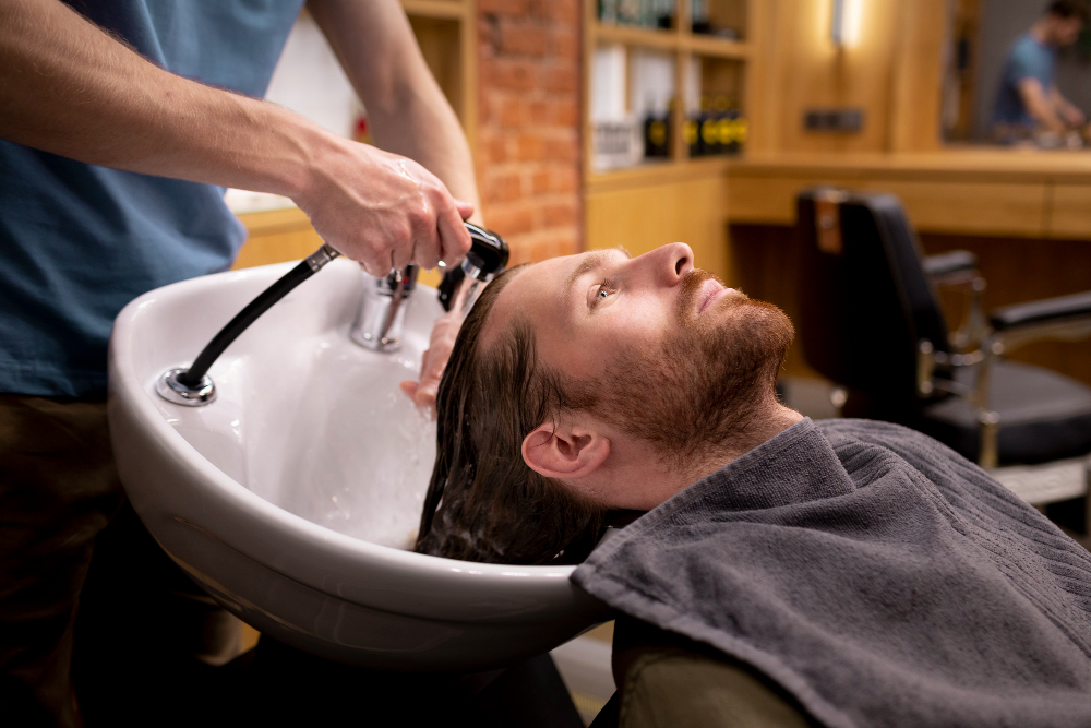 Everything You Need to Know Before Choosing a Men’s Salon in Denver, CO